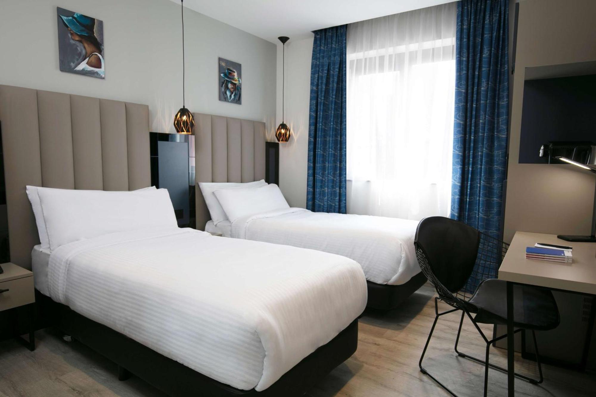 Spark By Hilton Luton لوتون المظهر الخارجي الصورة